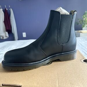 Dr Martens Chelsea Boots-black- brand new-US 9